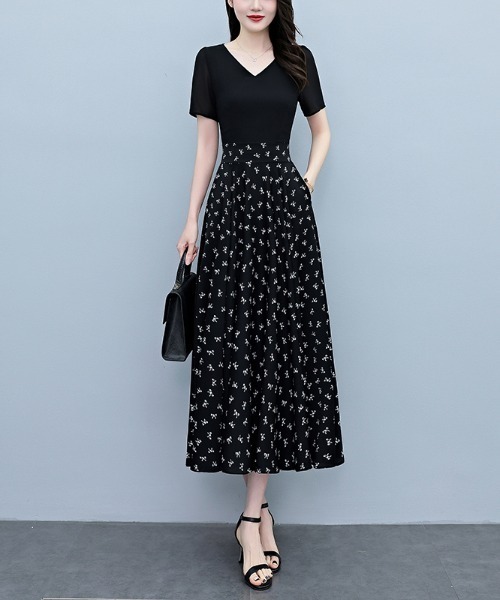 LUCPY(ラクピー)の「フラワープリントドッキングフレアワンピース(ワンピース・レディース・ブラック・XX-LARGE/X-LARGE/LARGE/MEDIUM)」の3枚目の写真