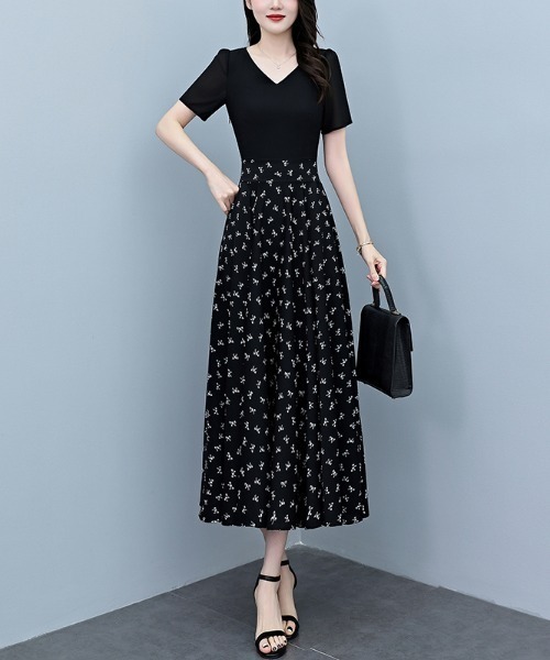 LUCPY(ラクピー)の「フラワープリントドッキングフレアワンピース(ワンピース・レディース・ブラック・XX-LARGE/X-LARGE/LARGE/MEDIUM)」の4枚目の写真
