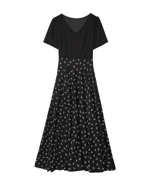 LUCPY(ラクピー)の「フラワープリントドッキングフレアワンピース(ワンピース・レディース・ブラック・XX-LARGE/X-LARGE/LARGE/MEDIUM)」の5枚目の写真