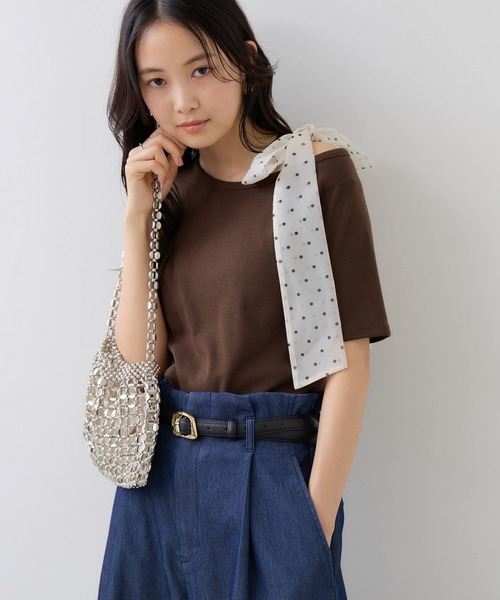 VIS(ビス)の「肩リボンTシャツ(Tシャツ/カットソー・レディース・ブラック/サックスブルー/ダークブラウン/キナリ・FREE)」の18枚目の写真