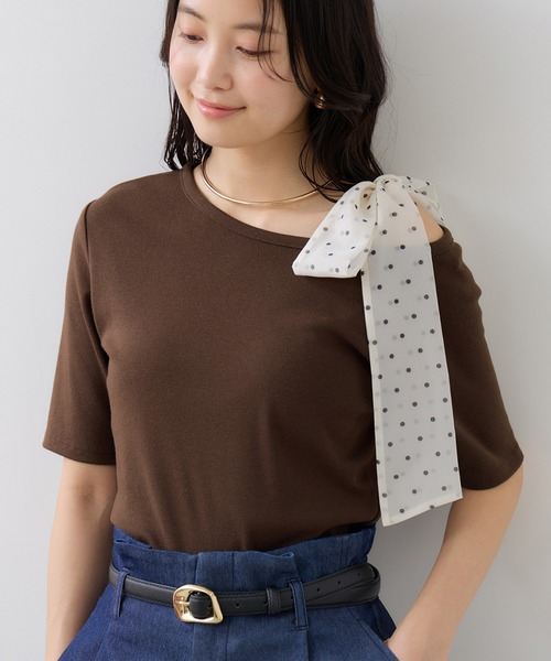 VIS(ビス)の「肩リボンTシャツ(Tシャツ/カットソー・レディース・ブラック/サックスブルー/ダークブラウン/キナリ・FREE)」の16枚目の写真