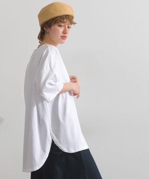 Fizz（フィズ）の「綿100%　ラウンドヘムポケット付きゆったりTシャツ（Tシャツ/カットソー・レディース・ブルー/ホワイト/ブラック/ライトカーキ・M）」の7枚目の写真