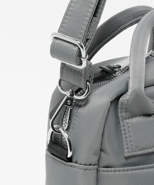 green label relaxing（グリーンレーベルリラクシング）の「EVERY 2WAY ミニ ショルダー バッグ V2 -撥水-（ショルダーバッグ・メンズ・ブラック/グレー系/ダークグレー/ライム・FREE）」の13枚目の写真