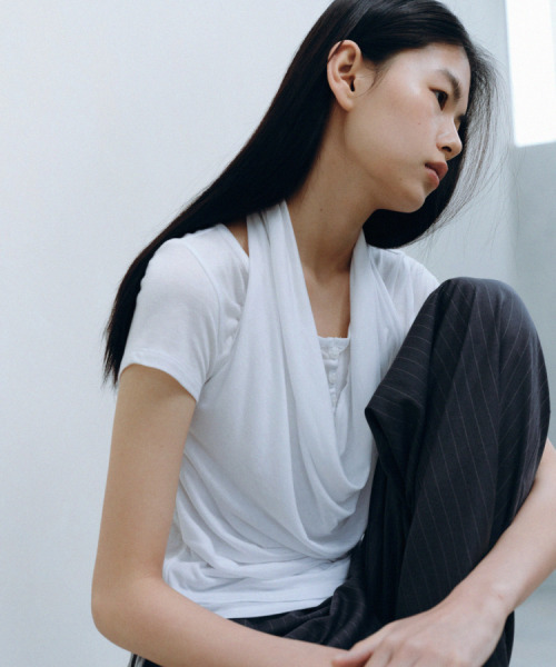 CACELE(カッセル)の「2WAY HALTER NECK T-SHIRT, WHITE(Tシャツ/カットソー・レディース・その他・FREE)」の2枚目の写真