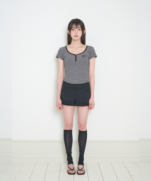 ILLIGO(イリゴ)の「129 ボタンヘンリーネックTシャツ ブラックストライプ(Tシャツ/カットソー・レディース・その他・OS)」の8枚目の写真
