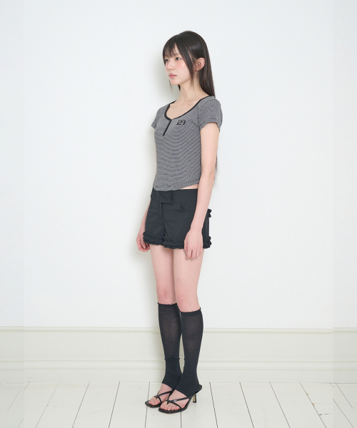 ILLIGO(イリゴ)の「129 ボタンヘンリーネックTシャツ ブラックストライプ(Tシャツ/カットソー・レディース・その他・OS)」の9枚目の写真