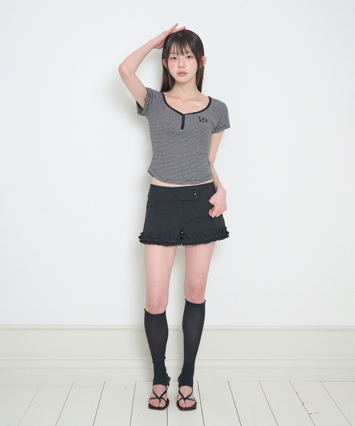 ILLIGO(イリゴ)の「129 ボタンヘンリーネックTシャツ ブラックストライプ(Tシャツ/カットソー・レディース・その他・OS)」の11枚目の写真