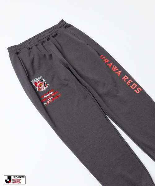 FREAK'S STORE(フリークスストア)の「FREAK’S STORE/フリークスストア J.LEAGUE × FREAK’S STORE 別注SUPPORTERS SWEAT PANTS【浦和レッズ】(その他パンツ・メンズ・ライトグレー・MEDIUM/LARGE)」の12枚目の写真