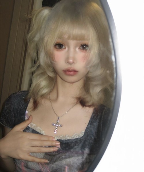 ViViDAY(ビビデー)の「ラインストーン十字架ネックレス(ネックレス・レディース・シルバー・FREE)」の8枚目の写真