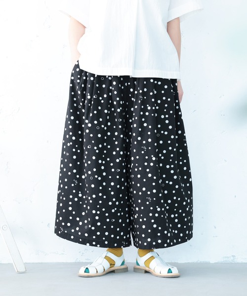 soulberry(ソウルベリー)の「しゅわしゅわドットのキュロット(その他パンツ・レディース・スミクロ・LL/3L/4L/5L/M/L)」の1枚目の写真
