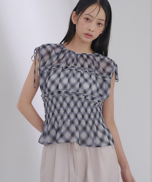 SOELA(ソエラ)の「【INGNI SOELA】チェックシャーリングブラウス/WEB限定(シャツ/ブラウス・レディース・ブラック系1/ブラウン系その他2・FREE)」の2枚目の写真