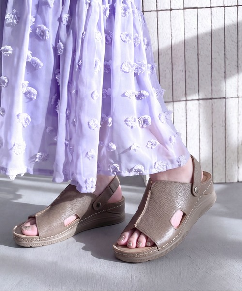 enchanted（エンチャンテッド）の「prima 2wayミュールスリングバックサンダル（サンダル・レディース・アイボリー/ブラウン/シルバー/ダークグレー/グレイッシュベージュ/ブラック・24/22.5/23.5/23/24.5）」の5枚目の写真