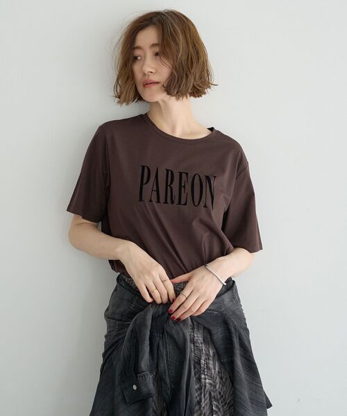 YECCA VECCA(イェッカヴェッカ)の「【接触冷感】フロッキーロゴTee(Tシャツ/カットソー・レディース・ブラウン/ダークベージュ・FREE)」の2枚目の写真