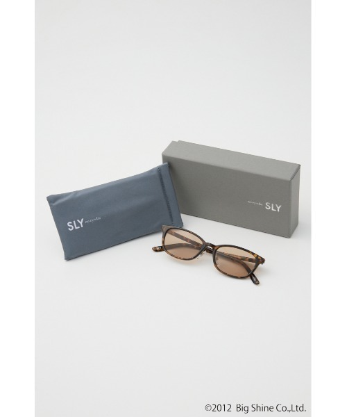 SLY(スライ)の「【noeyedia】SQUARE EYEWEAR ノーアイディアスクエアアイウェア 秋服 冬服(サングラス・レディース・ブラウン/ブラック・FREE)」の20枚目の写真