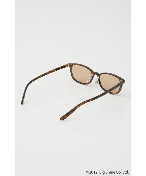 SLY(スライ)の「【noeyedia】SQUARE EYEWEAR ノーアイディアスクエアアイウェア 秋服 冬服(サングラス・レディース・ブラウン/ブラック・FREE)」の12枚目の写真