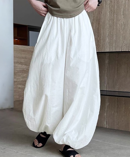 Doux Belle(ドゥーベル)の「ナチュラルバルーンパンツ(その他パンツ・レディース・ホワイト/ブラック・MEDIUM/LARGE/X-LARGE)」の7枚目の写真