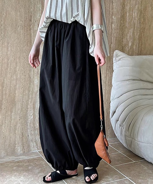 Doux Belle(ドゥーベル)の「ナチュラルバルーンパンツ(その他パンツ・レディース・ホワイト/ブラック・MEDIUM/LARGE/X-LARGE)」の11枚目の写真
