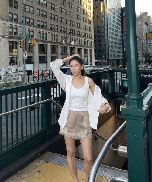 PROJECT WAVE（プロジェクトウェーブ）の「Cilly Satin Skirt Pant [BEIGE]（スカート・レディース・Beige/ブラック/アイボリー・MEDIUM/SMALL）」の4枚目の写真