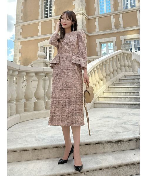 CELFORD（セルフォード）の「【USAGI ONLINE・ZOZO限定】ロングスリーブペプラムタイトワンピース（ワンピース・レディース・サックスブルー/マルチ・36/38）」の8枚目の写真