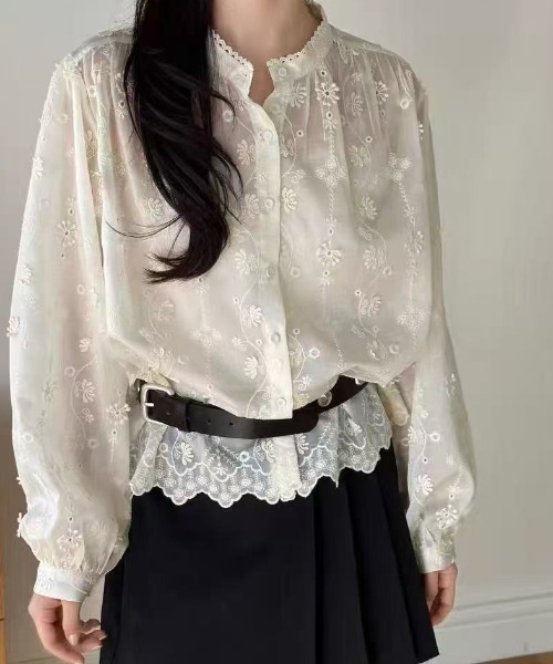 FLINEA（フリネア）の「レーススタンドカラー刺繍長袖ブラウス（シャツ/ブラウス・レディース・ホワイト/ベージュ・FREE）」の2枚目の写真