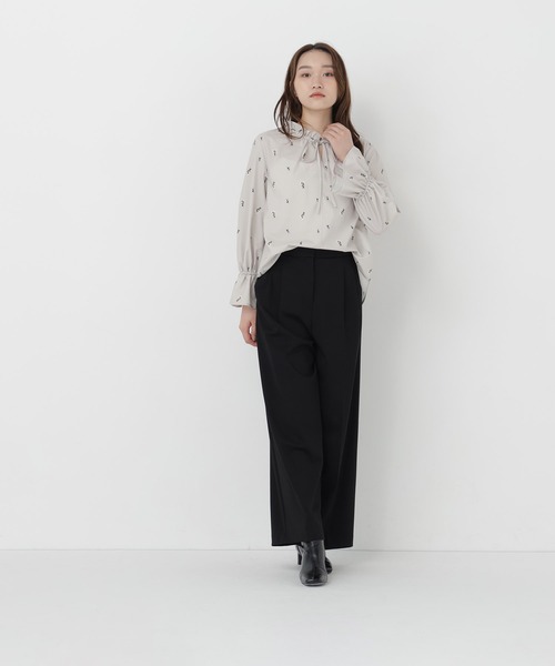 NATURAL BEAUTY BASIC(ナチュラルビューティーベーシック)の「ポンチストレッチワイドパンツ(その他パンツ・レディース・ブラック/チャコールグレー・MEDIUM/SMALL)」の3枚目の写真