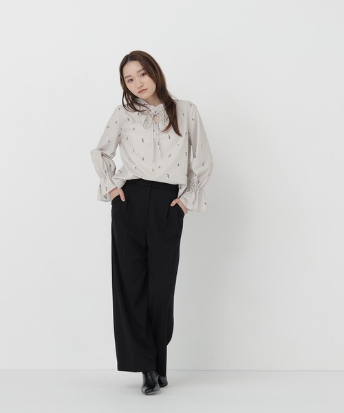 NATURAL BEAUTY BASIC(ナチュラルビューティーベーシック)の「ポンチストレッチワイドパンツ(その他パンツ・レディース・ブラック/チャコールグレー・MEDIUM/SMALL)」の7枚目の写真