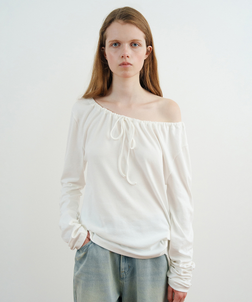 SINOON(シヌーン)の「Side Tie T-Shirt (Ivory)(Tシャツ/カットソー・レディース・アイボリー・MEDIUM/SMALL)」の1枚目の写真