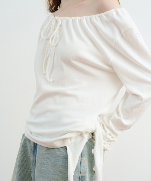 SINOON(シヌーン)の「Side Tie T-Shirt (Ivory)(Tシャツ/カットソー・レディース・アイボリー・MEDIUM/SMALL)」の3枚目の写真