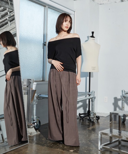 OFROOM(オフルーム)の「【2026秋冬新作】Tuck Stripe Wide Pants|タックストライプワイドパンツ(スラックス・レディース・ベージュ/ブラウン/グレー・SMALL/MEDIUM)」の6枚目の写真