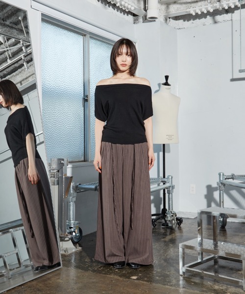 OFROOM(オフルーム)の「【2026秋冬新作】Tuck Stripe Wide Pants|タックストライプワイドパンツ(スラックス・レディース・ベージュ/ブラウン/グレー・SMALL/MEDIUM)」の11枚目の写真
