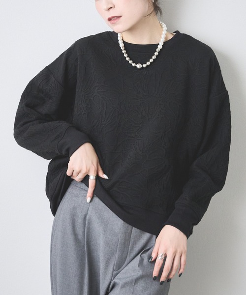 each（イーチ）の「フラワージャガードプルオーバー（Tシャツ/カットソー・レディース・ブラック/アイボリー・FREE）」の2枚目の写真