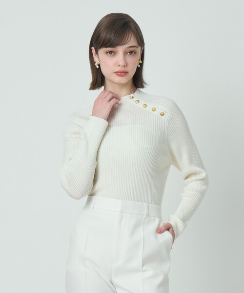 ANAYI(アナイ)の「メリノウール釦ハイネックプルオーバー(ニット/セーター・レディース・ブラック/オフホワイト/グレー/ベージュ・36/38)」の2枚目の写真