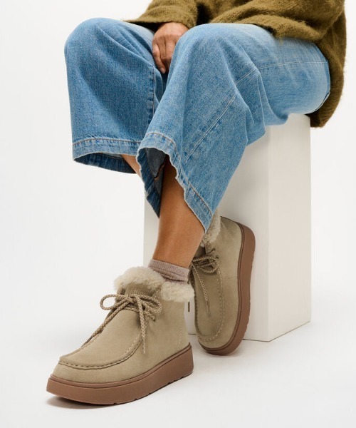 fitflop(フィットフロップ)の「【fitflop】GEN-FF スエード シアリング レースアップ ブーツ(ブーツ・レディース・タン/ブラック/ベージュ系・US5/US8)」の3枚目の写真