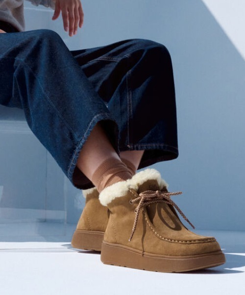 fitflop(フィットフロップ)の「【fitflop】GEN-FF スエード シアリング レースアップ ブーツ(ブーツ・レディース・タン/ブラック/ベージュ系・US5/US8)」の1枚目の写真