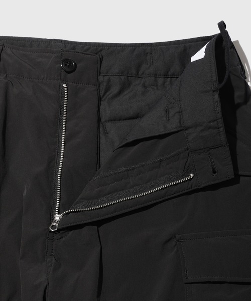 ADAM ET ROPE'(アダムエロペ)の「ブラックミリタリー カーゴパンツ(その他パンツ・メンズ・ブラック・L/M)」の6枚目の写真