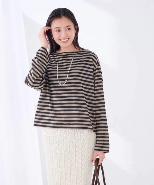 a.v.v（アーヴェヴェ）の「シアー ボーダー プルオーバー（Tシャツ/カットソー・レディース・アイボリー/モカ・39）」の2枚目の写真