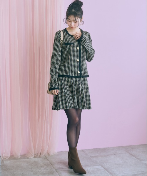 marun(マルン)の「<大きいサイズ>千鳥チェックジャガードジャケット風カーディガン marun(カーディガン/ボレロ・レディース・ブラック/ブラウン・5L/4L/3L/LL/L)」の16枚目の写真
