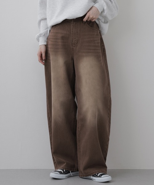 EGLANTINE(エグランティーヌ)の「EGLANTINE ヒッコリーデニムパンツ(デニムパンツ・レディース・インディゴブルー/ブラウン・38)」の2枚目の写真