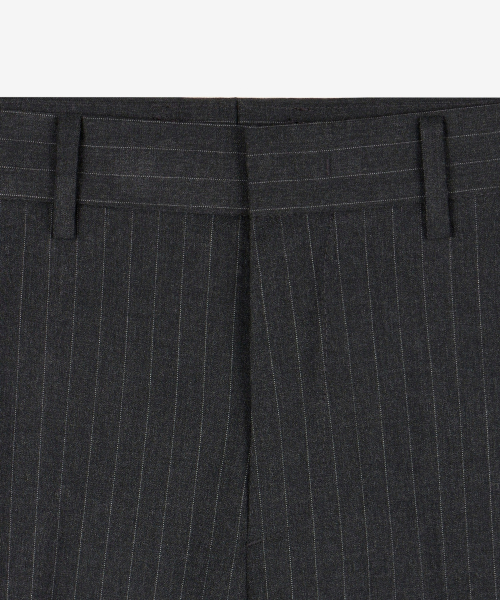TNGT(ティーエヌジーティー)の「Wide Fit Pin Stripe Pants (Dark Grey) TNPA6F108CG(スラックス・メンズ・その他・90/82/78/86)」の4枚目の写真