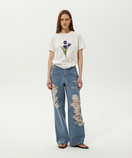 PLAC WOMEN(プレイス・ウィメン)の「ブルーチューリップグラフィックTシャツホワイト(Tシャツ/カットソー・レディース・その他・SMALL/MEDIUM)」の4枚目の写真
