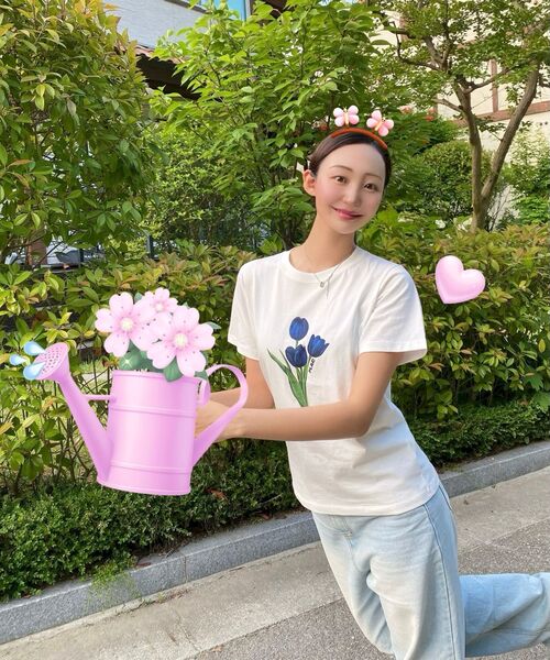 PLAC WOMEN(プレイス・ウィメン)の「ブルーチューリップグラフィックTシャツホワイト(Tシャツ/カットソー・レディース・その他・SMALL/MEDIUM)」の7枚目の写真