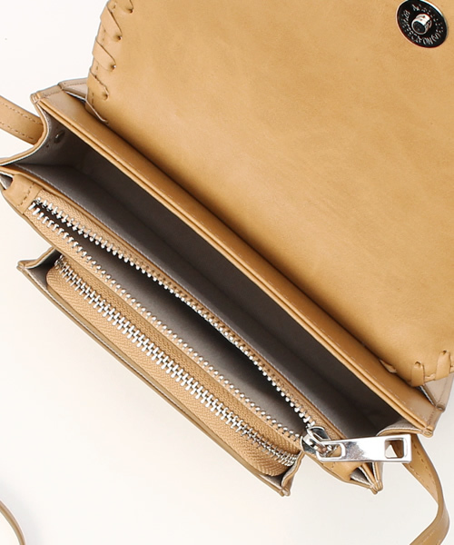 MOUSSY（マウジー）の「STITCH SMALL BAG（ショルダーバッグ・レディース・ベージュ/ライトブルー/ブラック・FREE）」の4枚目の写真