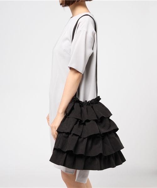 MERLOT（メルロー）の「ティアードフリルショルダーバッグ2255（ショルダーバッグ・レディース・ブルー/ベージュ/キャメル/ピンク/ブラック・FREE）」の14枚目の写真