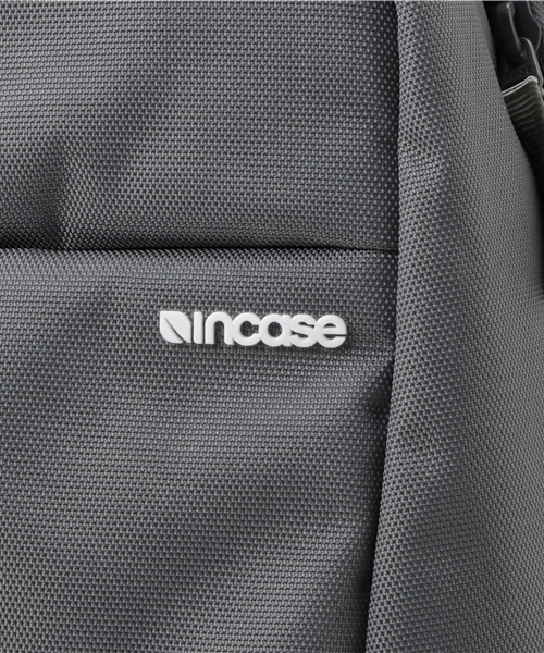 incase（インケース）の「※入荷禁止※INCO100279-GRY ICON Lite Pack（ショルダーバッグ・メンズ・グレー・ONE SIZE）」の7枚目の写真
