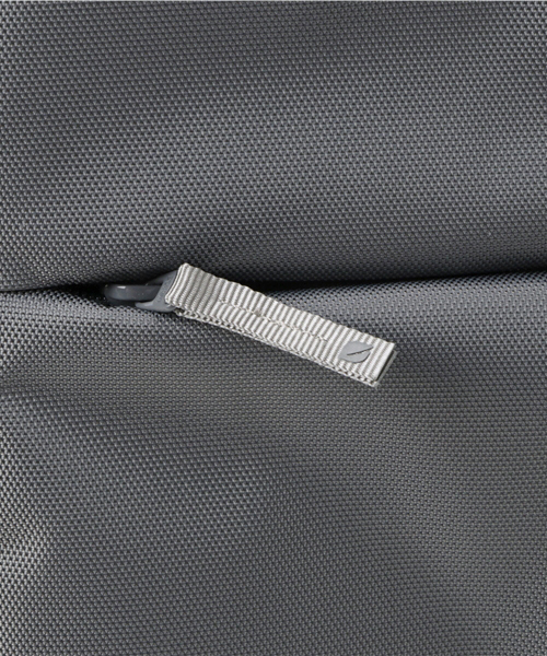 incase（インケース）の「※入荷禁止※INCO100279-GRY ICON Lite Pack（ショルダーバッグ・メンズ・グレー・ONE SIZE）」の8枚目の写真