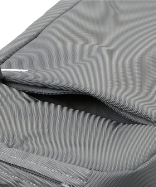 incase（インケース）の「※入荷禁止※INCO100279-GRY ICON Lite Pack（ショルダーバッグ・メンズ・グレー・ONE SIZE）」の3枚目の写真