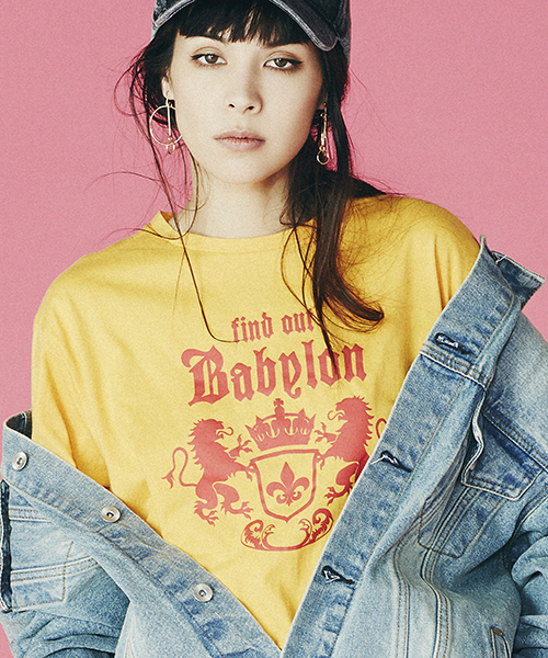 WEGO(ウィゴー)の「DISPARK/エンブレムビッグシルエットカットソー(Tシャツ/カットソー・レディース・レッド/ホワイト/イエロー・FREE)」の1枚目の写真