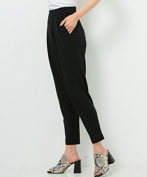 STUDIOUS（ステュディオス）の「2タッククロップドパンツ（スラックス・レディース・ブラック/ベージュ・36/38/34）」の4枚目の写真