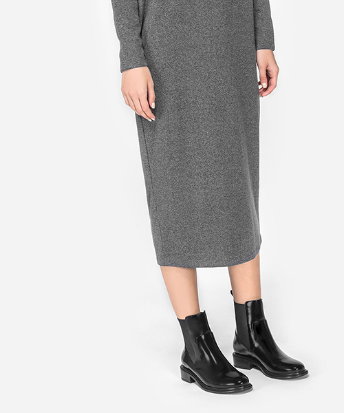 CHARLES & KEITH(チャールズ & キース)の「ベーシックチェルシーブーツ / BASIC CHELSEA BOOTS(ブーツ・レディース・ブラウン/ブラック/マルチ・23cm/22.5cm/24.5cm/23.5cm/25cm/25.5cm)」の4枚目の写真