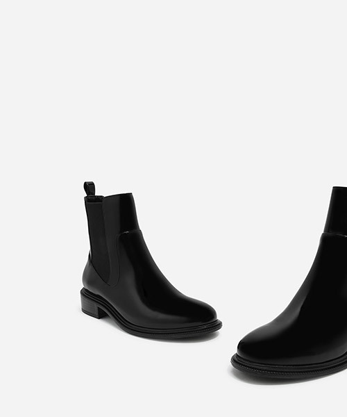 CHARLES & KEITH(チャールズ & キース)の「ベーシックチェルシーブーツ / BASIC CHELSEA BOOTS(ブーツ・レディース・ブラウン/ブラック/マルチ・23cm/22.5cm/24.5cm/23.5cm/25cm/25.5cm)」の6枚目の写真